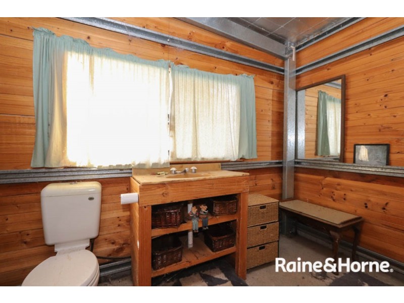 211 Pine Ridge Road, Rock Forest NSW 2795