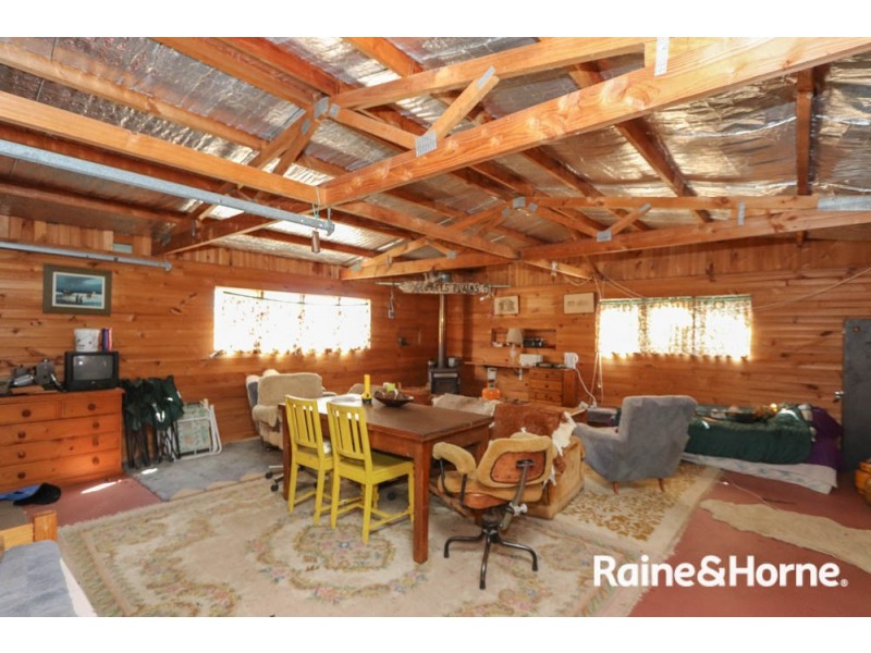 211 Pine Ridge Road, Rock Forest NSW 2795