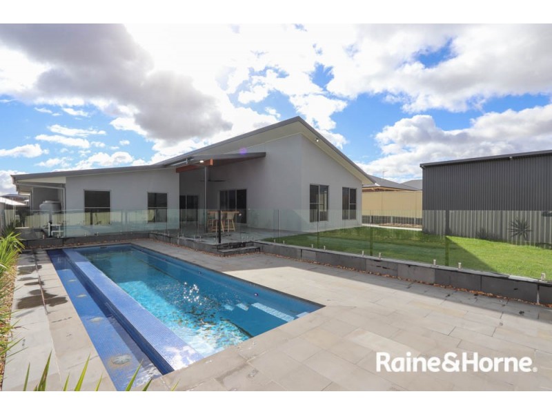 36 Ignatius Place, Kelso NSW 2795
