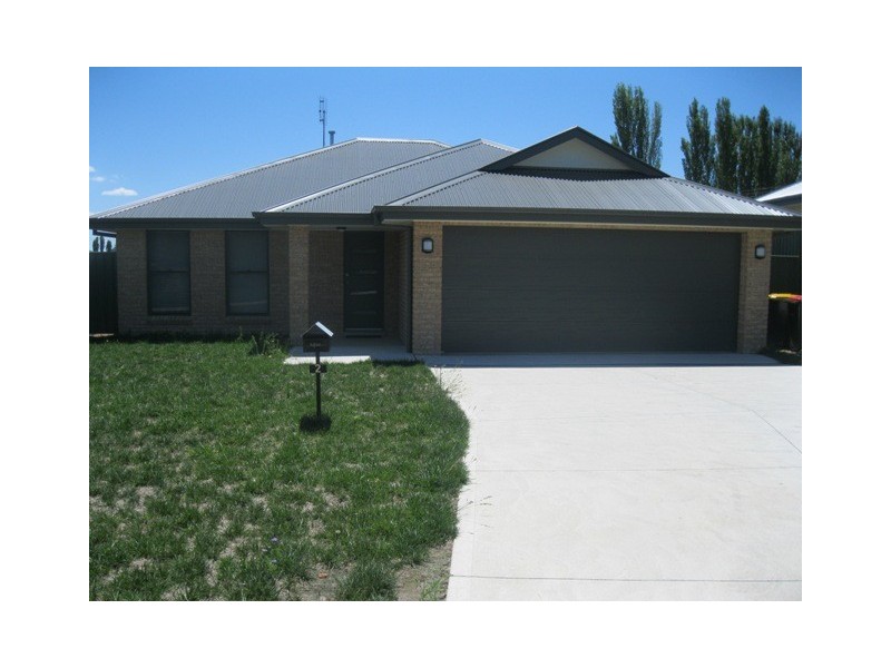 2 Birch Close, Kelso NSW 2795