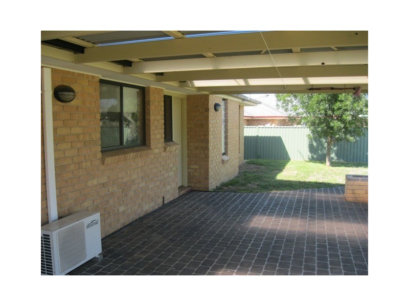 9 Ecrates Way, Bathurst NSW 2795