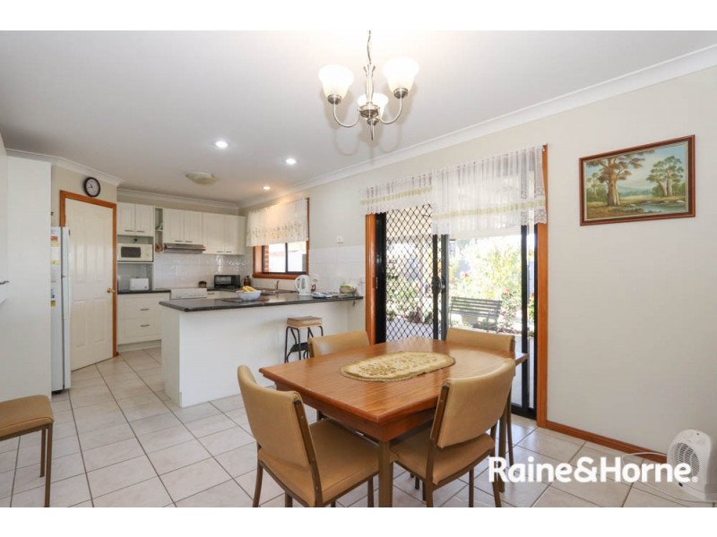 3 McCarthy Close, Eglinton NSW 2795