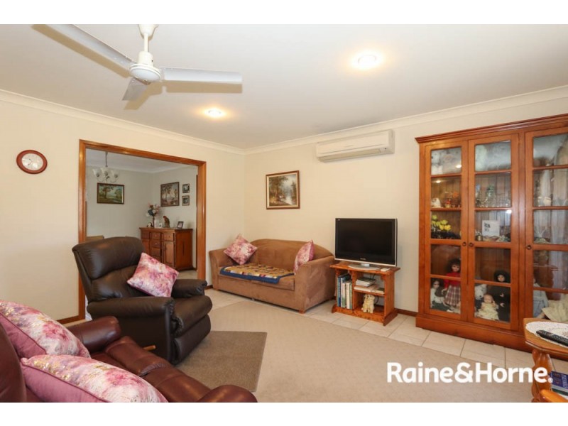 3 McCarthy Close, Eglinton NSW 2795