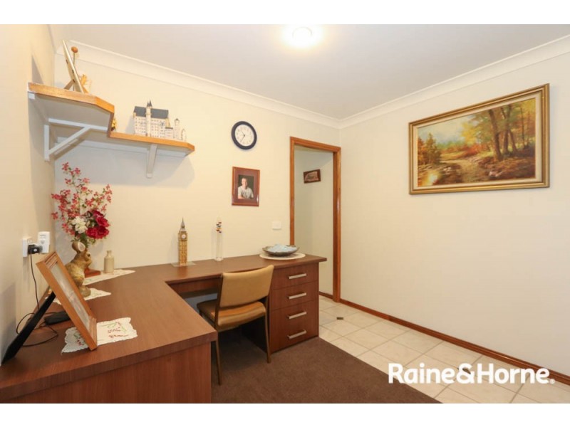 3 McCarthy Close, Eglinton NSW 2795