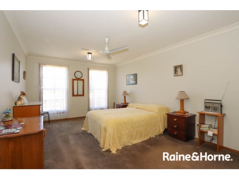 3 McCarthy Close, Eglinton NSW 2795