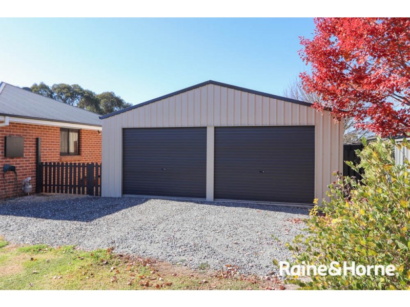 3 McCarthy Close, Eglinton NSW 2795