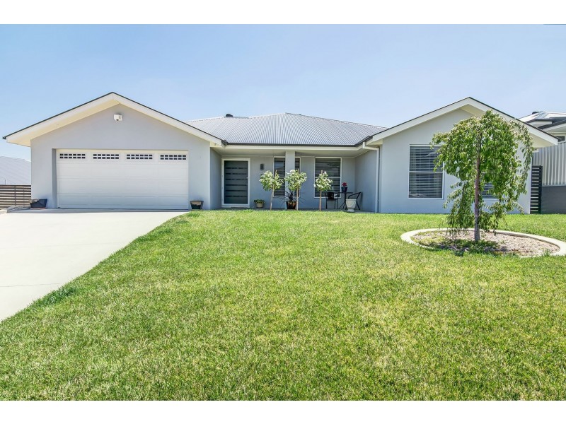 3 Gibsone Drive, Bathurst NSW 2795
