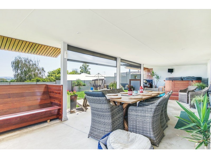 3 Gibsone Drive, Bathurst NSW 2795