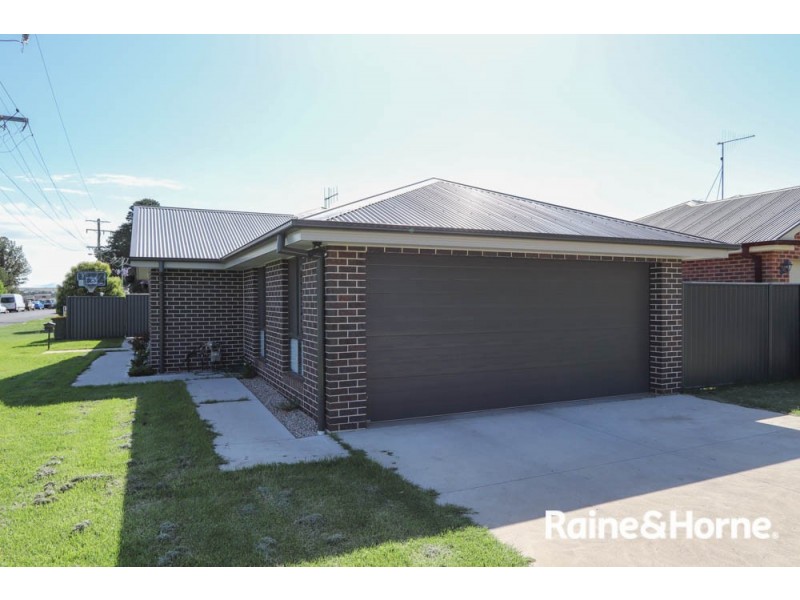 94 Peel Street, Bathurst NSW 2795