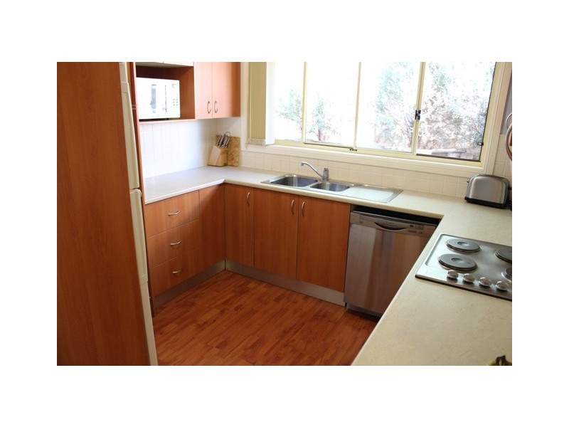 2 Howarth Close, Bathurst NSW 2795