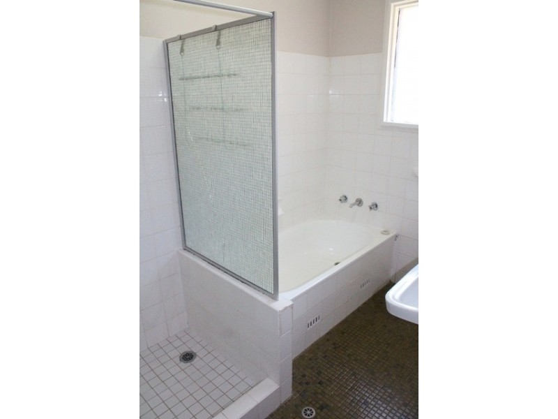 1 Hawkins, Bathurst NSW 2795