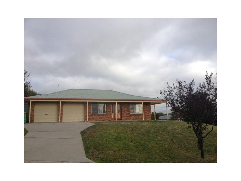 1 Laws Close, Bathurst NSW 2795