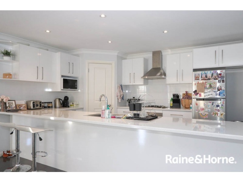 17 Blaxland Drive, Llanarth NSW 2795