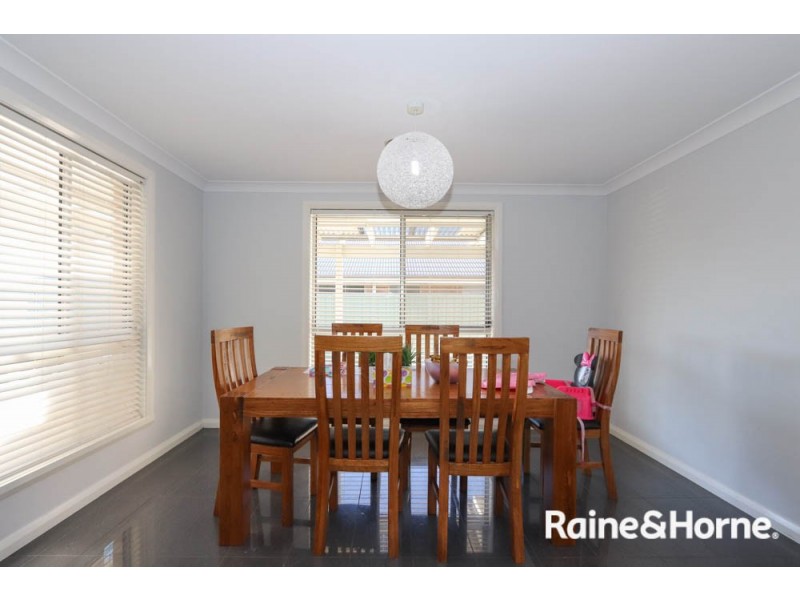 17 Blaxland Drive, Llanarth NSW 2795