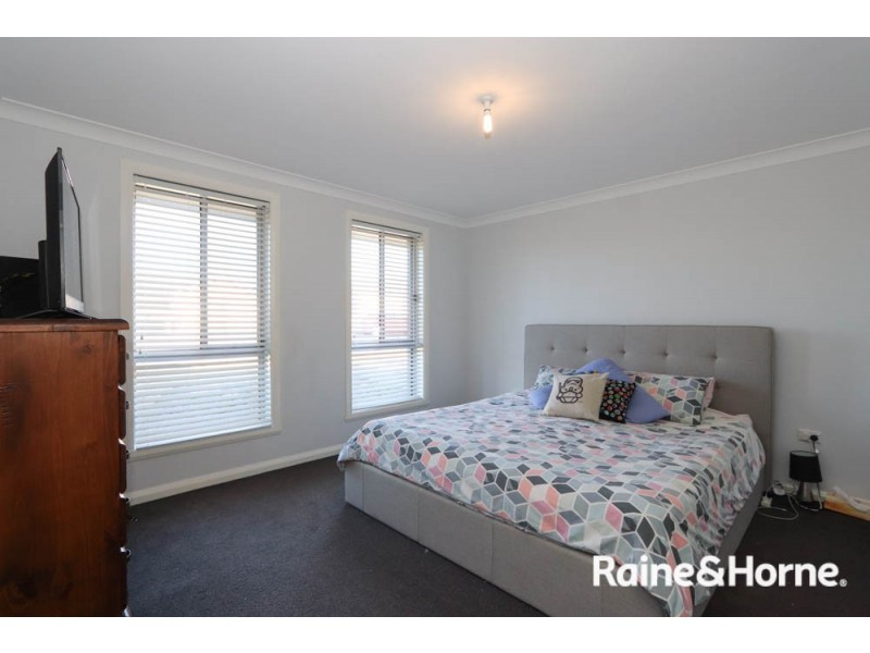 17 Blaxland Drive, Llanarth NSW 2795