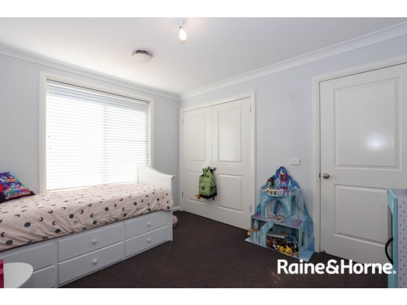 17 Blaxland Drive, Llanarth NSW 2795