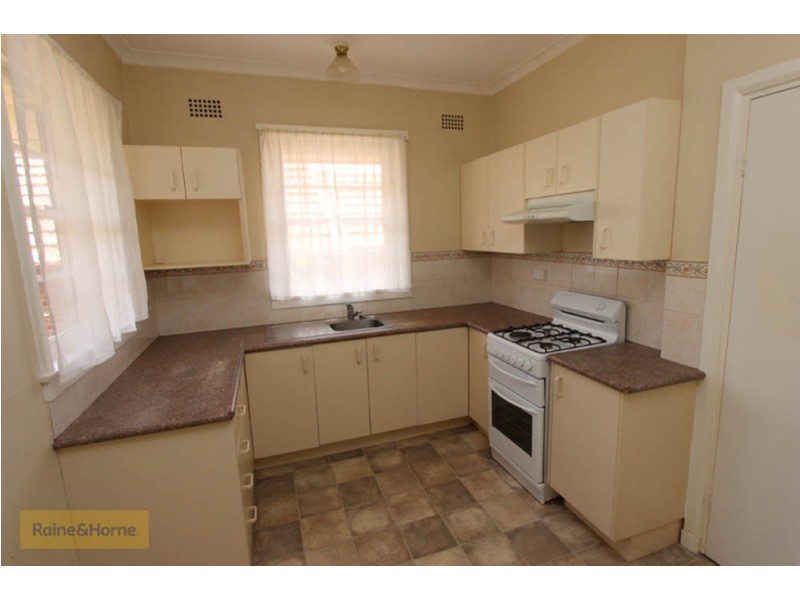 248 Lambert Street, West Bathurst NSW 2795