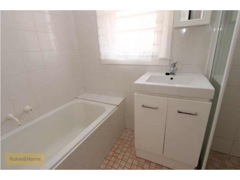 248 Lambert Street, West Bathurst NSW 2795