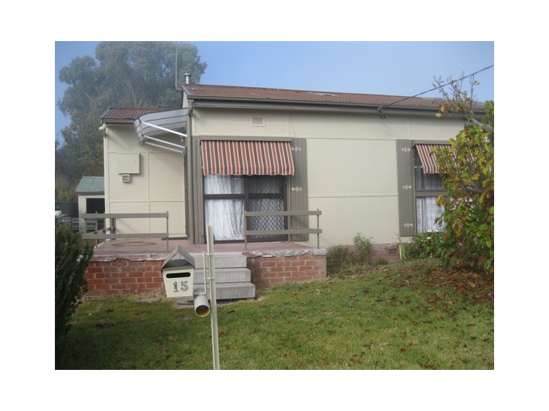 15 Alamein Walk, Bathurst NSW 2795