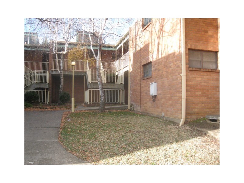 4/110  George st, Bathurst NSW 2795