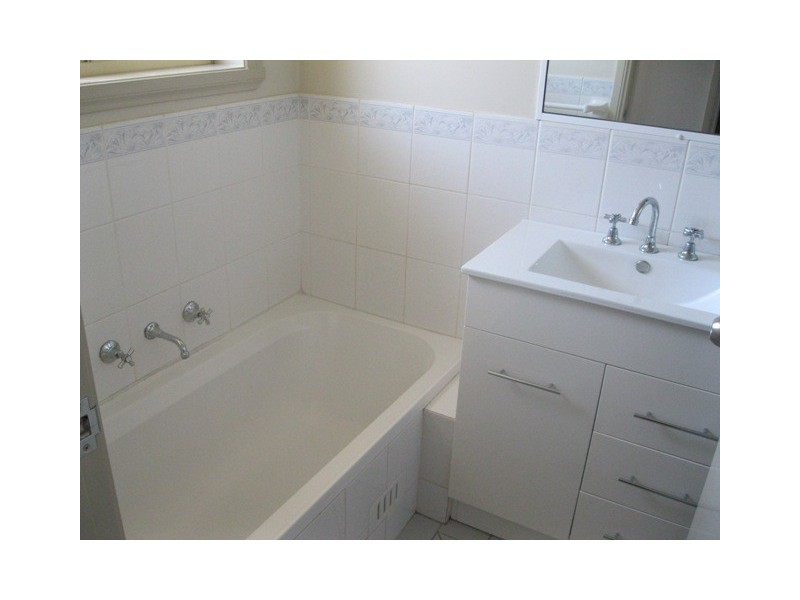 2/28 Vittoria Street, Bathurst NSW 2795