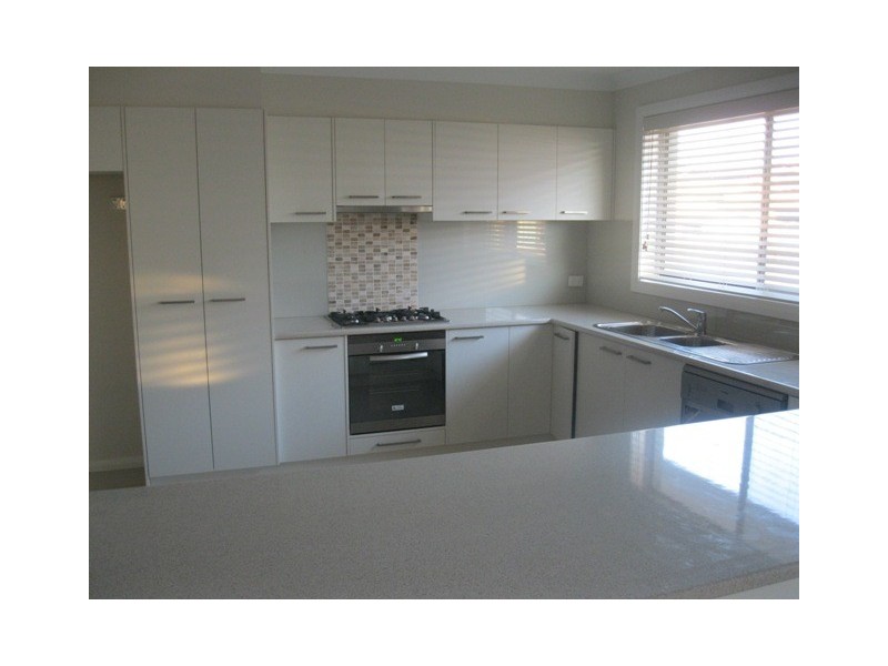 2A She Oak Pl, Kelso NSW 2795