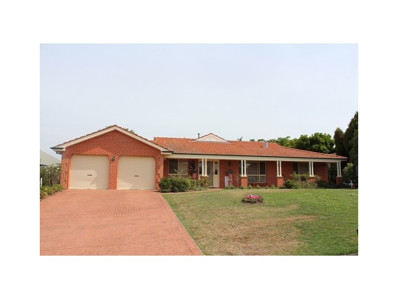 17 Jagoe Dr, Kelso NSW 2795
