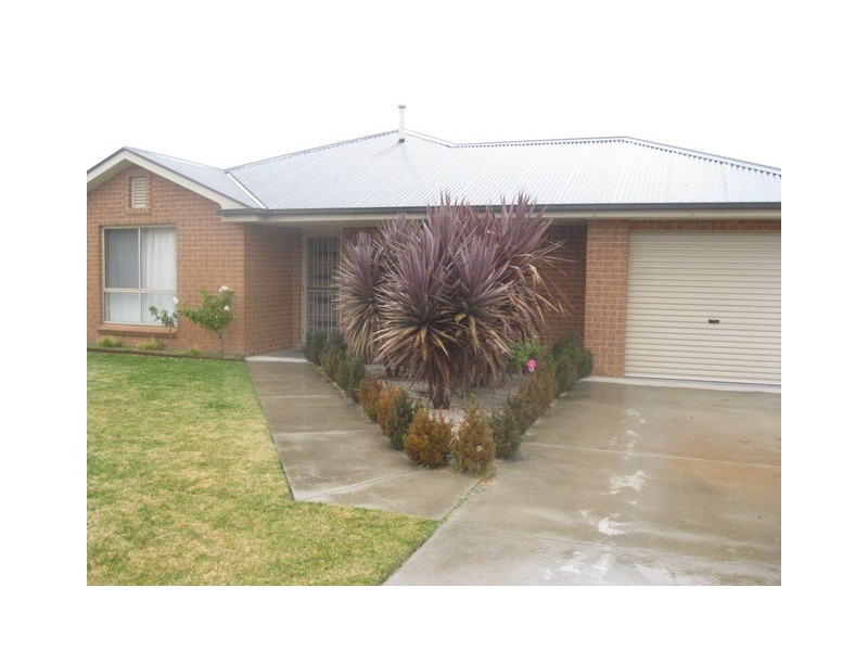 38 Sundown Drive, Bathurst NSW 2795