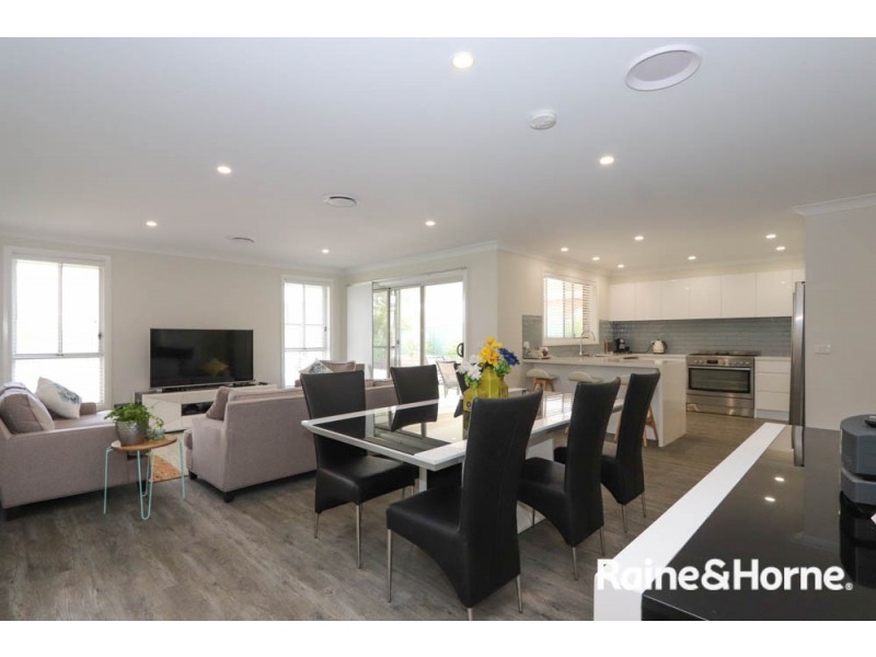 7 Barney Street, Windradyne NSW 2795