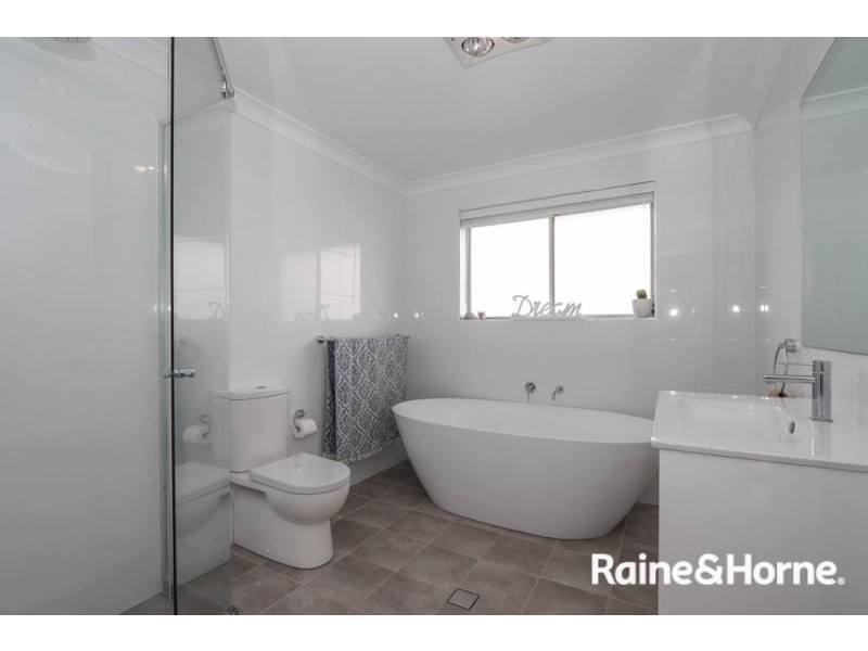 7 Barney Street, Windradyne NSW 2795