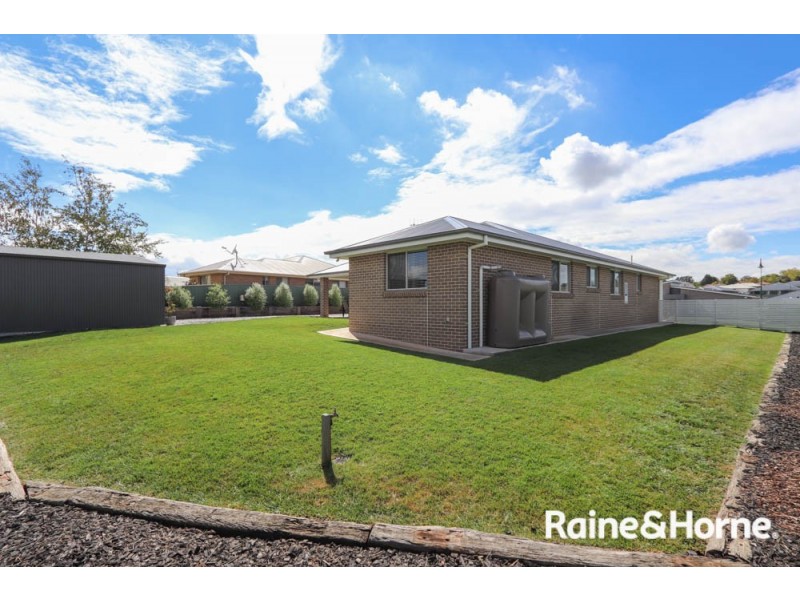 7 Barney Street, Windradyne NSW 2795