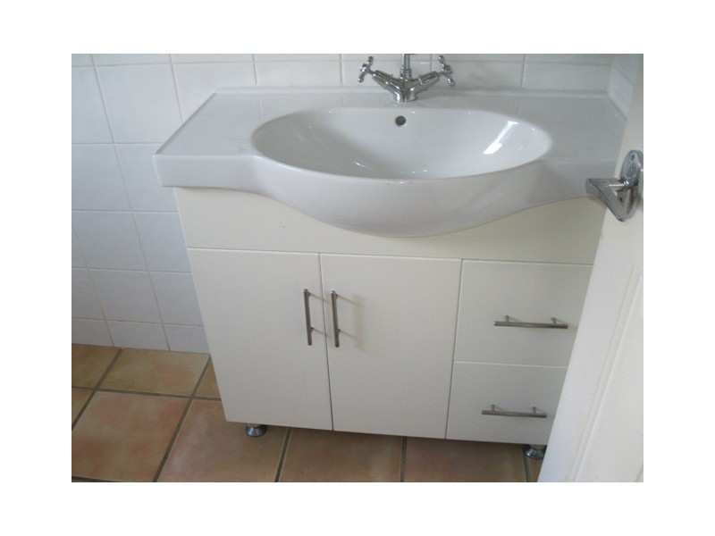 96 Durham St, Bathurst NSW 2795