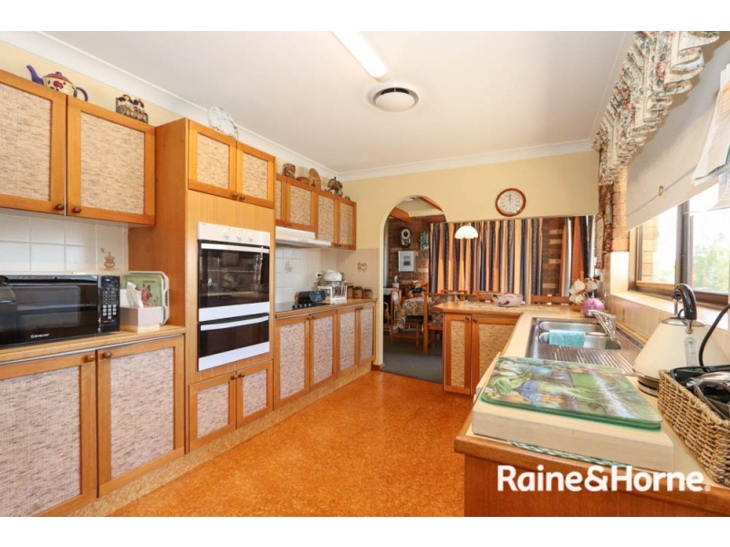 24 Lorimer Street, Llanarth NSW 2795