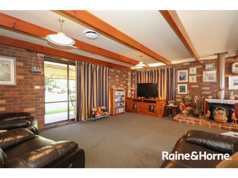 24 Lorimer Street, Llanarth NSW 2795