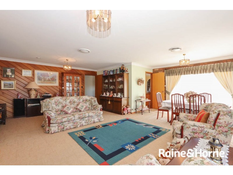 24 Lorimer Street, Llanarth NSW 2795