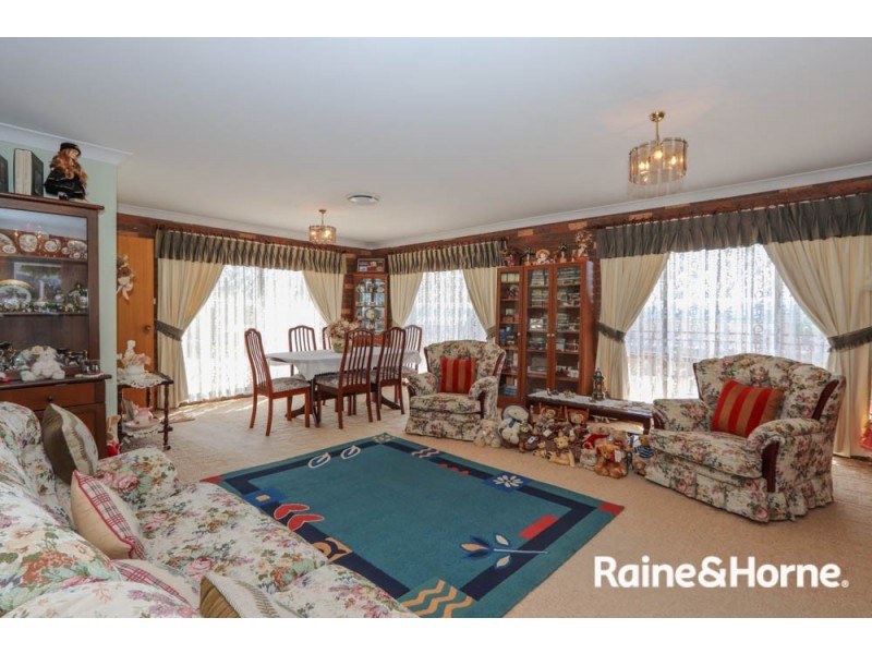 24 Lorimer Street, Llanarth NSW 2795