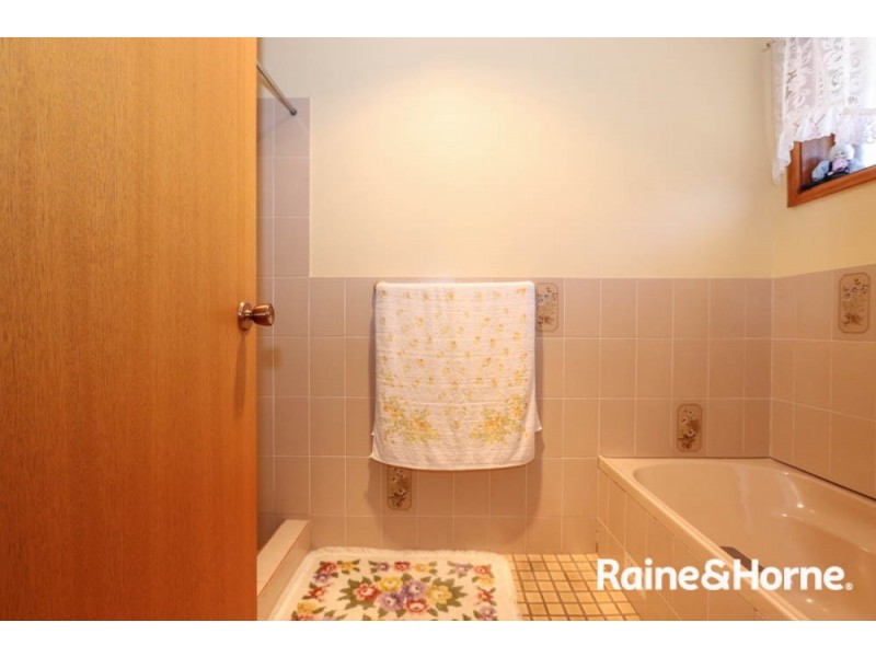 24 Lorimer Street, Llanarth NSW 2795