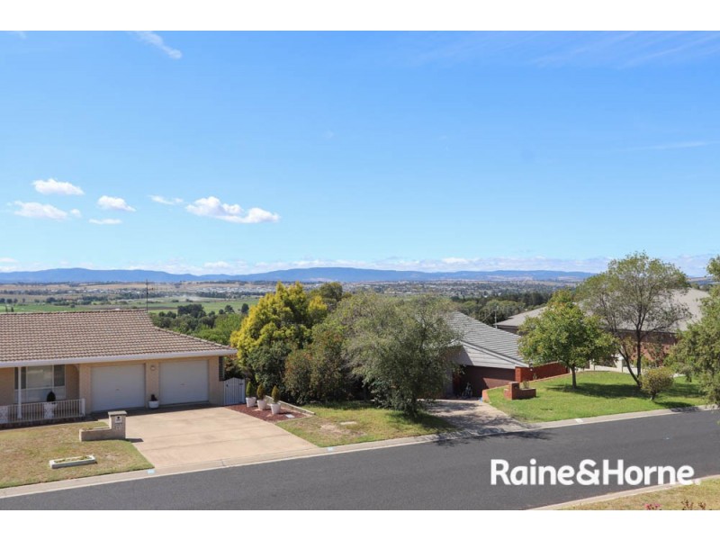 24 Lorimer Street, Llanarth NSW 2795