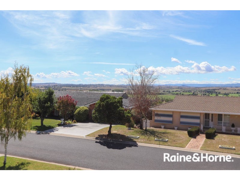 24 Lorimer Street, Llanarth NSW 2795