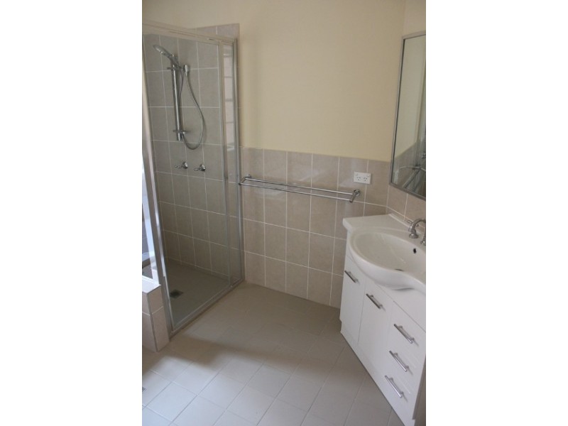 299a Russell, Bathurst NSW 2795