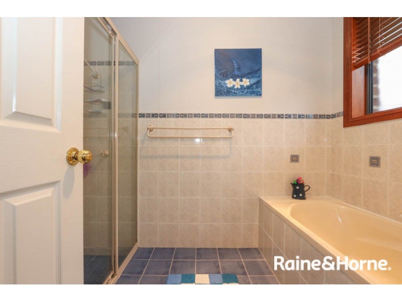 25 Willow Drive, Kelso NSW 2795