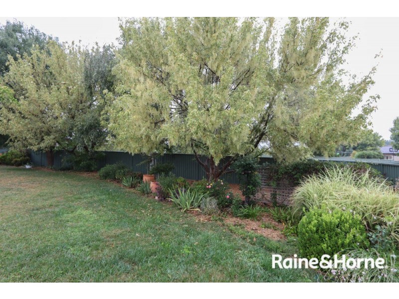 25 Willow Drive, Kelso NSW 2795