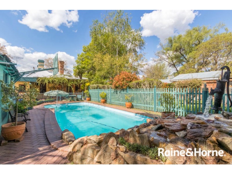 240 Rocket Street, Bathurst NSW 2795