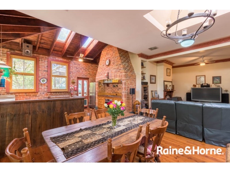 240 Rocket Street, Bathurst NSW 2795