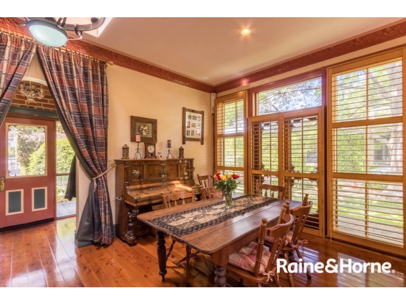 240 Rocket Street, Bathurst NSW 2795
