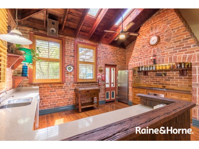 240 Rocket Street, Bathurst NSW 2795
