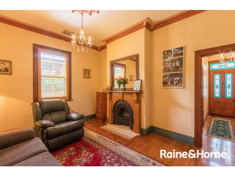 240 Rocket Street, Bathurst NSW 2795