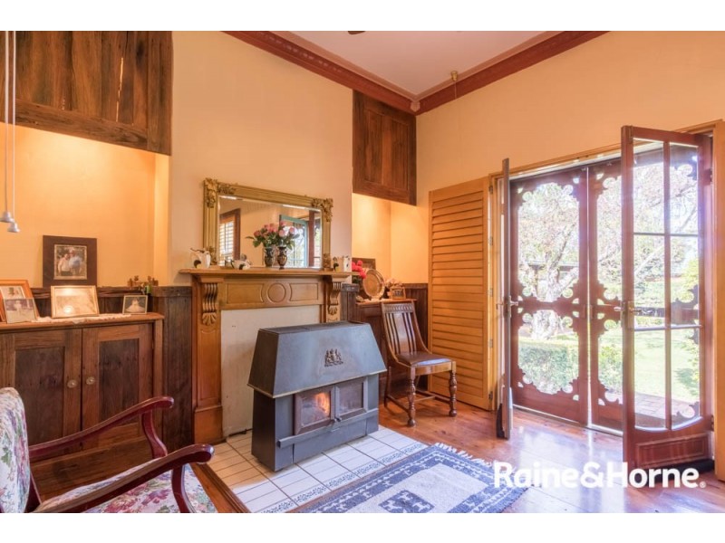 240 Rocket Street, Bathurst NSW 2795