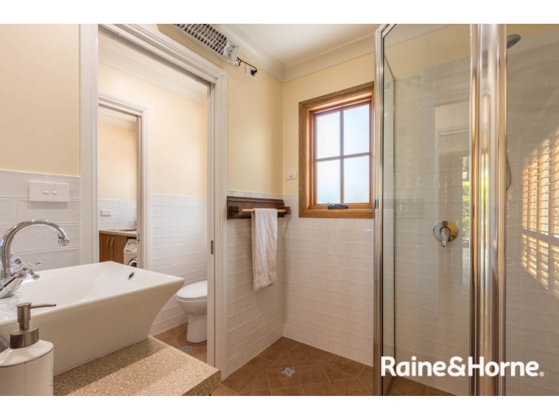 240 Rocket Street, Bathurst NSW 2795