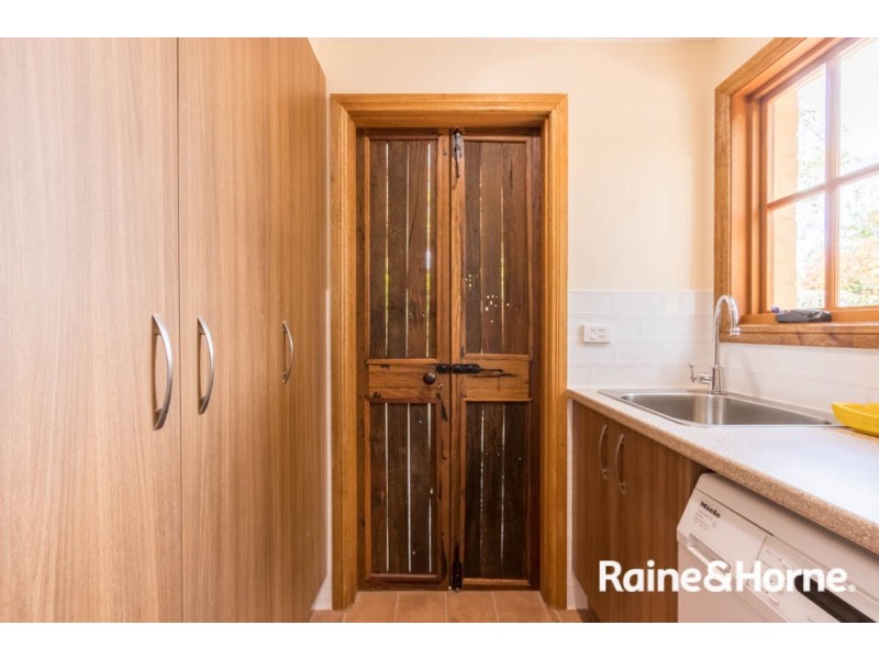 240 Rocket Street, Bathurst NSW 2795
